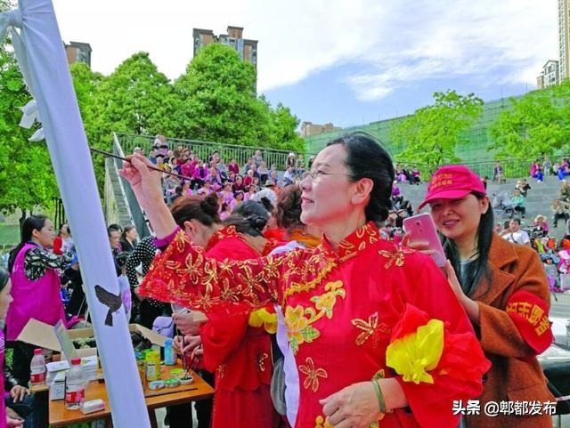 扎實推進(jìn)“九大工程”  創(chuàng)建社區(qū)發(fā)展治理“郫都樣本”