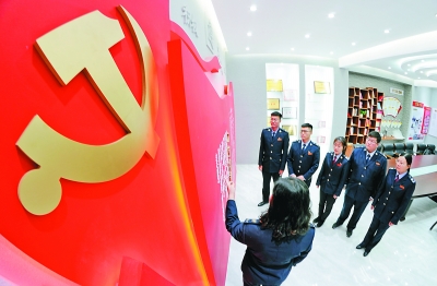 讓法治思維成為領導干部履職履責的內在自覺